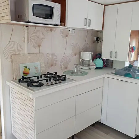 Camping Mobil-home 6 Personnes *